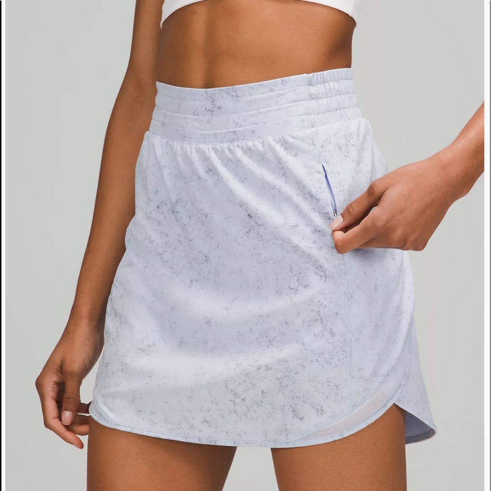 NWT Lululemon Hotty Hot High Rise Skirt Long in Gravel Dust Pastel Blue Size 6